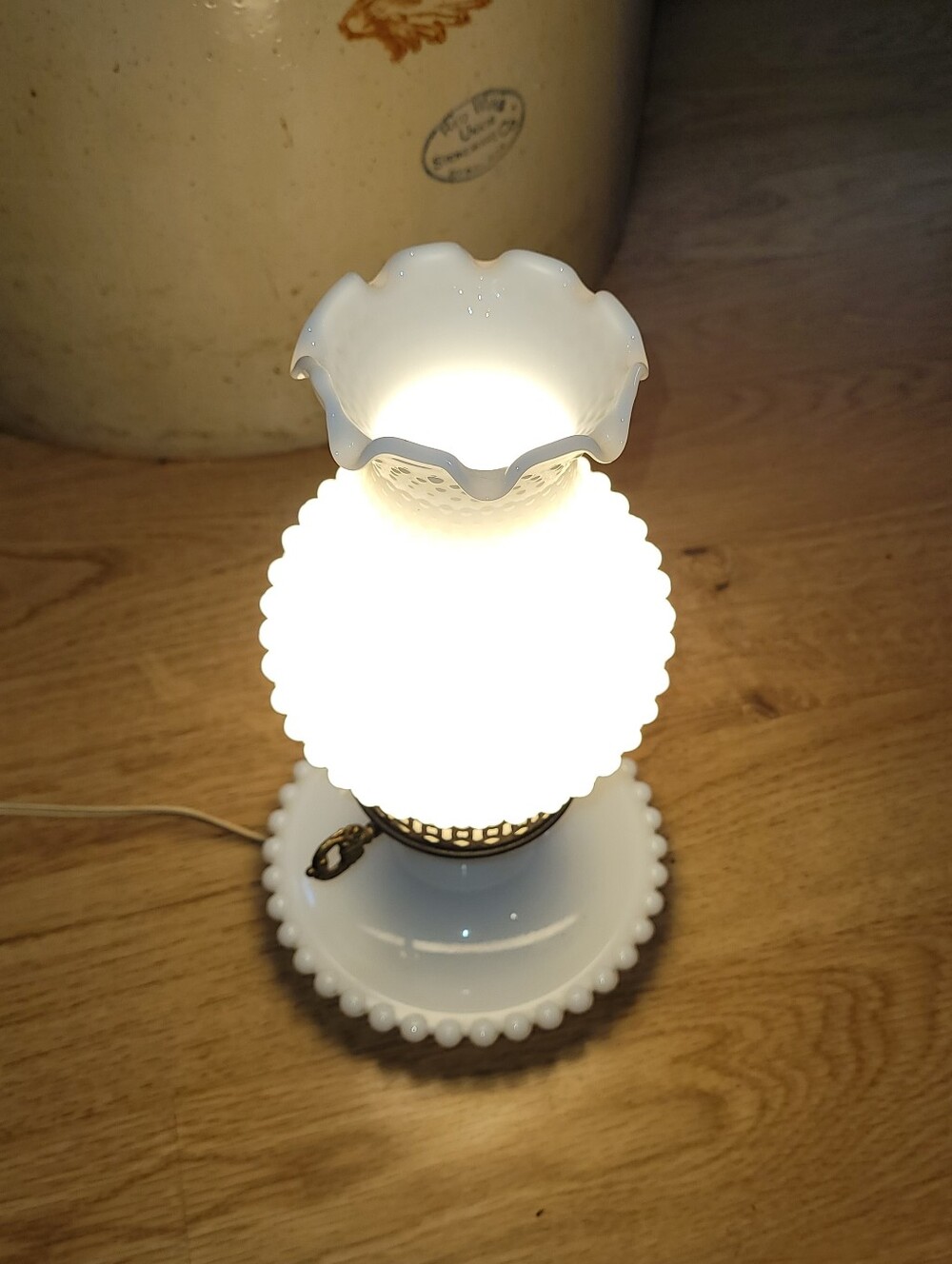 Vintage Fenton Lamp - Picture 5 of 10